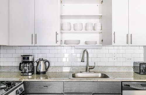 West Loop Gate Apartment | Blueground | West Loop Gate, rooftop, nr Millennium Park