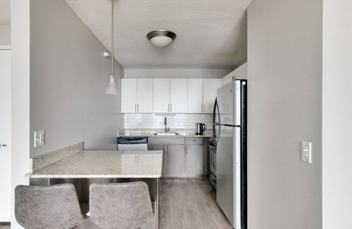 West Loop Gate Apartment | Blueground | West Loop Gate, rooftop, nr Union Park