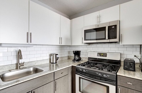 West Loop Gate Apartment | Blueground | West Loop Gate, rooftop, nr Union Park