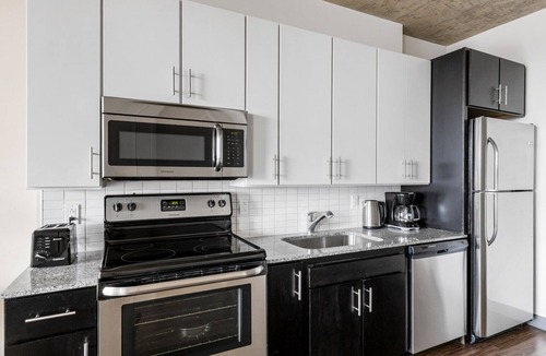 West Loop Gate Apartment | Blueground | West Loop Gate, pool, nr Union Station