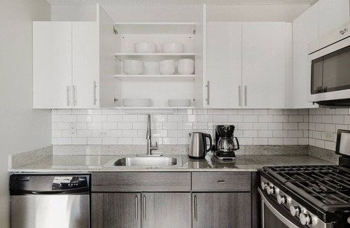 West Loop Gate Apartment | Blueground | West Loop Gate, rooftop, nr Millennium Park