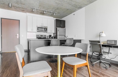 West Loop Gate Apartment | Blueground | West Loop Gate, pool, nr Union Station