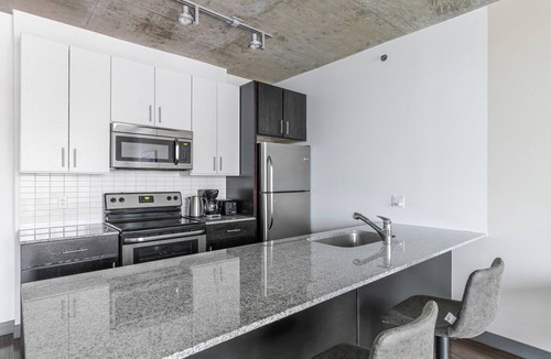 West Loop Gate Apartment | Blueground | West Loop Gate, pool, nr Union Station