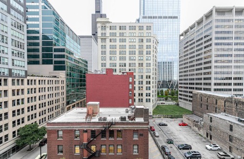 West Loop Gate Apartment | Blueground | West Loop Gate, pool, nr Union Station