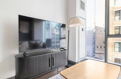 West Loop Gate Apartment | Blueground | West Loop Gate, pool, nr Union Station