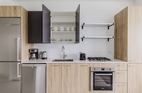 West Loop Apartment | Blueground | West Loop, pool & AC, nr Willis
