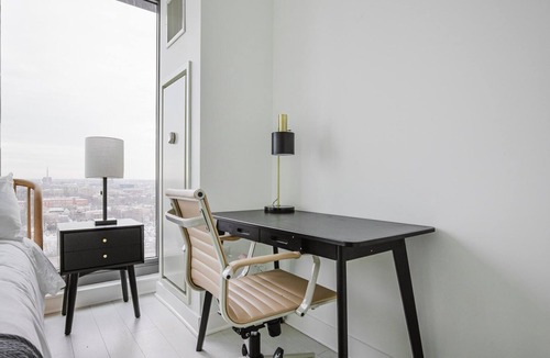 West Loop Apartment | Blueground | West Loop, pool & AC, nr Willis