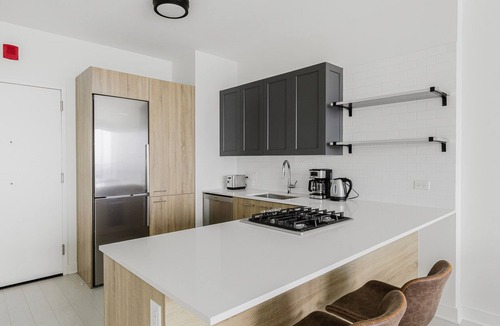 West Loop Apartment | Blueground | West Loop, pool & AC, nr Willis