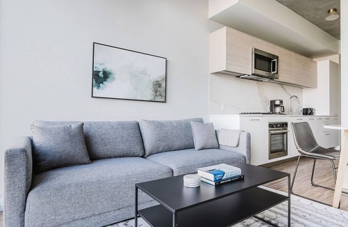 West Loop Gate Apartment | Blueground | West Loop, pool & gym, nr Willis