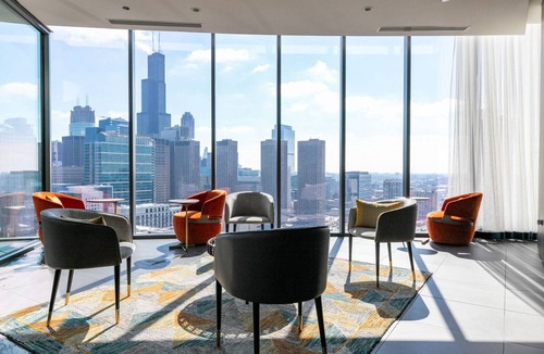 West Loop Apartment | Blueground | West Loop, pool, nr Millennium Park