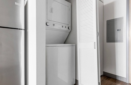 West Loop Gate Apartment | Blueground | West Loop, pool, nr Union Park