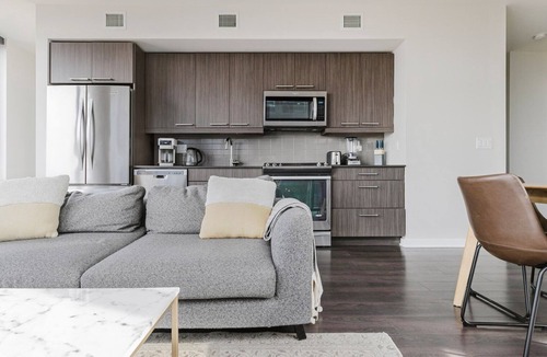 West Loop Apartment | Blueground | West Loop, pool, nr Union Park