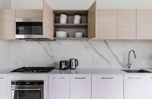 West Loop Gate Apartment | Blueground | West Loop, rooftop pool & gym