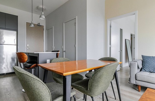 West Town Apartment | Blueground | West Town, view, nr Chicago River