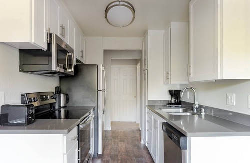 West San Jose Apartment | Blueground | West Valley, pool, nr park