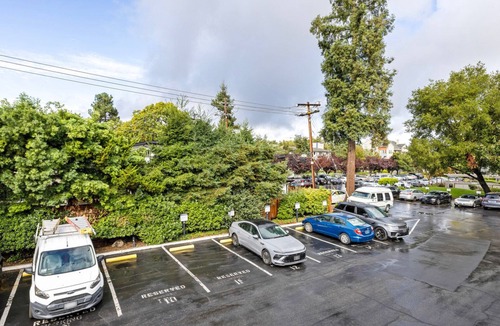 West San Jose Apartment | Blueground | West Valley, pool, nr Memorial Park