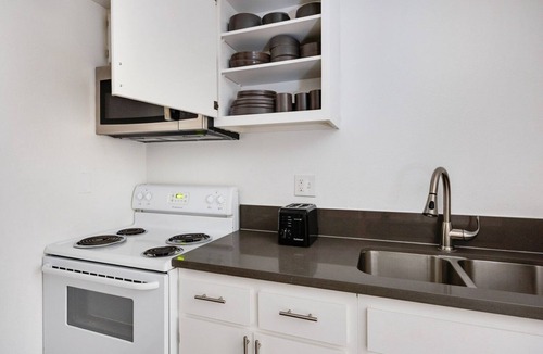 Westwood Apartment | Blueground | Westwood, view, nr UCLA