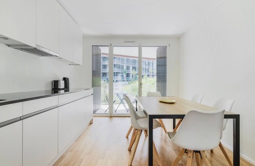 Alt-Wiedikon Apartment | Blueground | Wiedikon, balcony & w/d, nr market