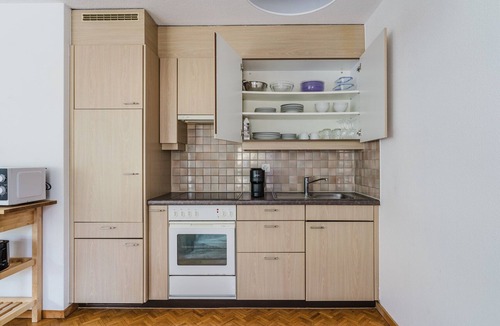 Sihlfeld Apartment | Blueground | Wiedikon studio apartment