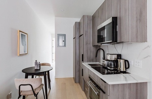 Williamsburg Apartment | Blueground | Williamsburg, AC & w/d, nr parks