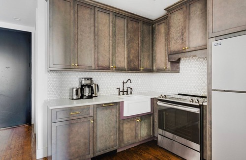 Williamsburg Apartment | Blueground | Williamsburg, rooftop, nr East River