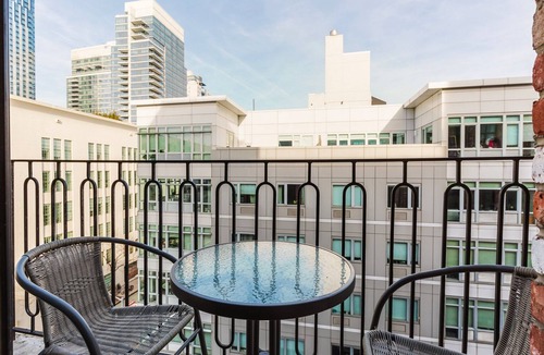 Williamsburg Apartment | Blueground | Williamsburg, rooftop, nr East River