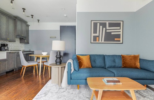 Williamsburg Apartment | Blueground | Williamsburg, rooftop, nr East River