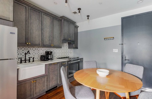 Williamsburg Apartment | Blueground | Williamsburg, rooftop, nr East River