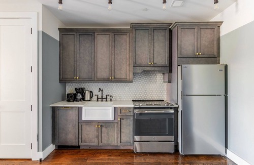 Williamsburg Apartment | Blueground | Williamsburg, rooftop, nr East River