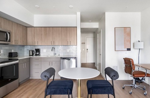 Redmond Apartment | Blueground | Willow - Rose Hill, rooftop, nr Park