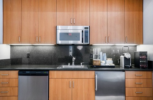 Santa Clara Apartment | Blueground | Winchester, pool, nr Central Park