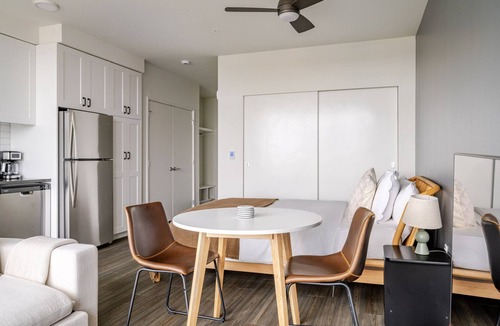 Yesler Terrace Apartment | Blueground | Yesler Terrace & elevator, nr park