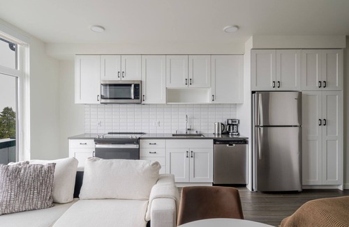 Yesler Terrace Apartment | Blueground | Yesler Terrace & elevator, nr park