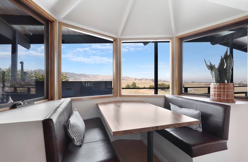 Merrijig Apartment | Bluegum - Merrijig - Sleeps 10