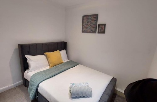 Yeadon Apartment | Bluenfield
