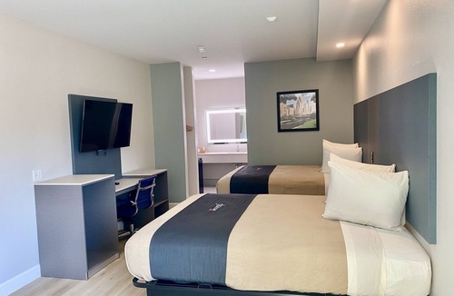 North Shore Hotel | Bluestar Inn