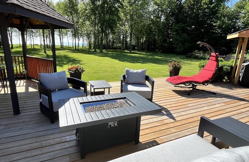 Central Huron Cottage | Bluewater Beach Resort: 10 Acres Of Prime Lakefront On Lake Huron.