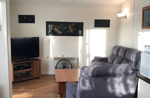 Golden Beach House | Bluewater beachfront gem