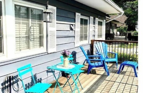 Brights Grove Cottage | Bluewater Delight