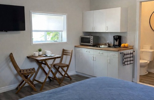 Honey Harbour Cabin | Bluewater Lodge Beckwith Hideaway