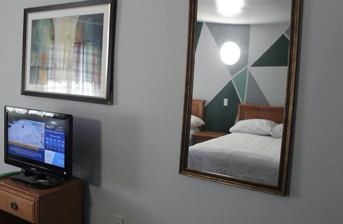 Sarnia Hotel | Bluewater Motel