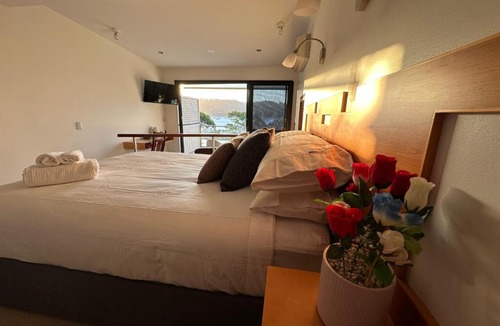 Newport Apartment | BlueWater Penthouse GuestSuite 3B