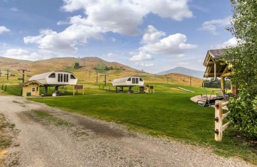 Elkhorn Village Apartment | Bluff 4018