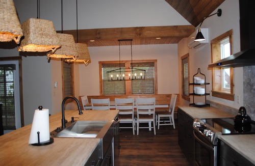 Kimberling City Cabin | Bluff Cabin #5 - Dual Masters, Game Room, Hot Tub, ADA access, NO Pet Cabin.