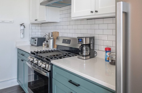 Central Gardens Apartment | Bluff City Luxe-Loft; 2 bed/2 bath, king bed, 2000 sf! Newly Renovated