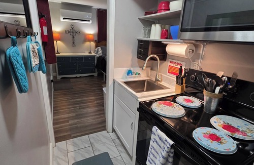 Millington Apartment | Bluff City Studio: B