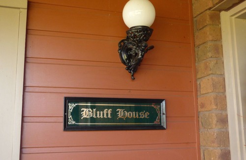 St Leonards Apartment | Bluff House Studio 2min beach.Short term Exclusive 2 guests. Coffee Machine.