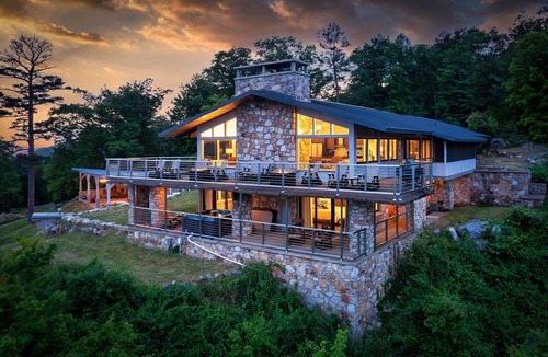 Gatlinburg - Pigeon Forge Cabin | Bluff Mountain Estate