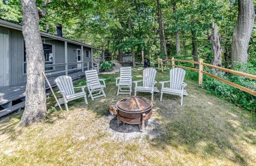 Fennville House | Bluffs Cove