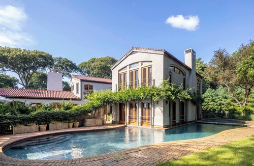 North Haven House | Bluffside Cove by Rove Beachfront Villa w Pool Sauna